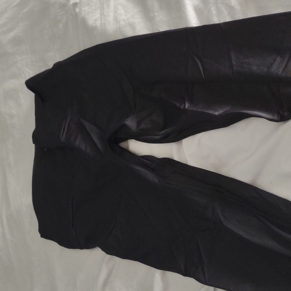 K Deer Solid Black Hot Yoga Leggings